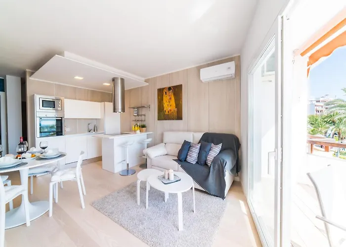 Fantastic Apartment With Sea View