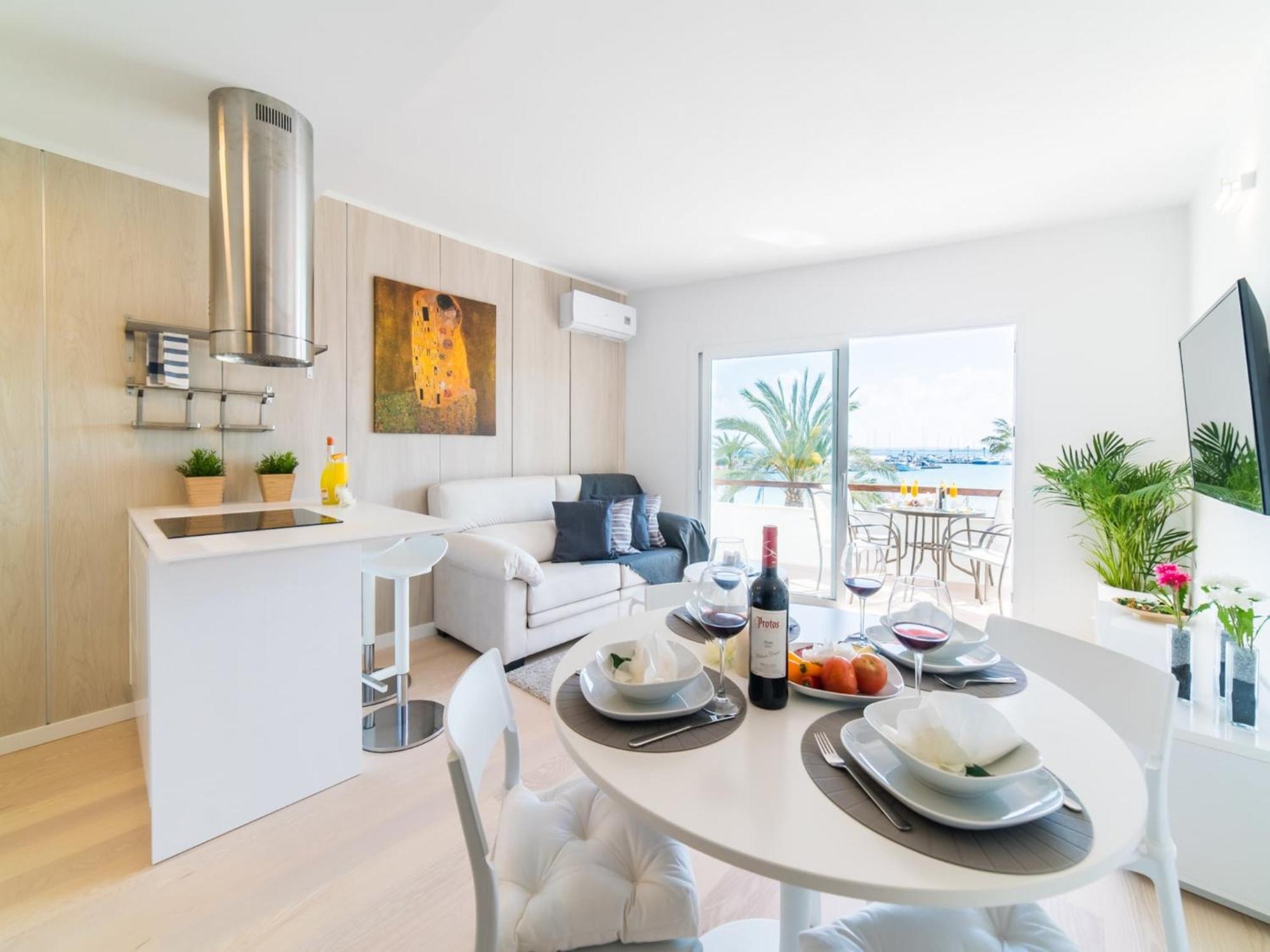 Fantastic With Sea View Apartment *
